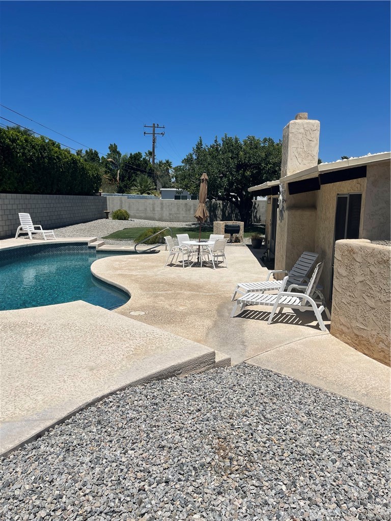 2605 N Kitty Hawk Drive