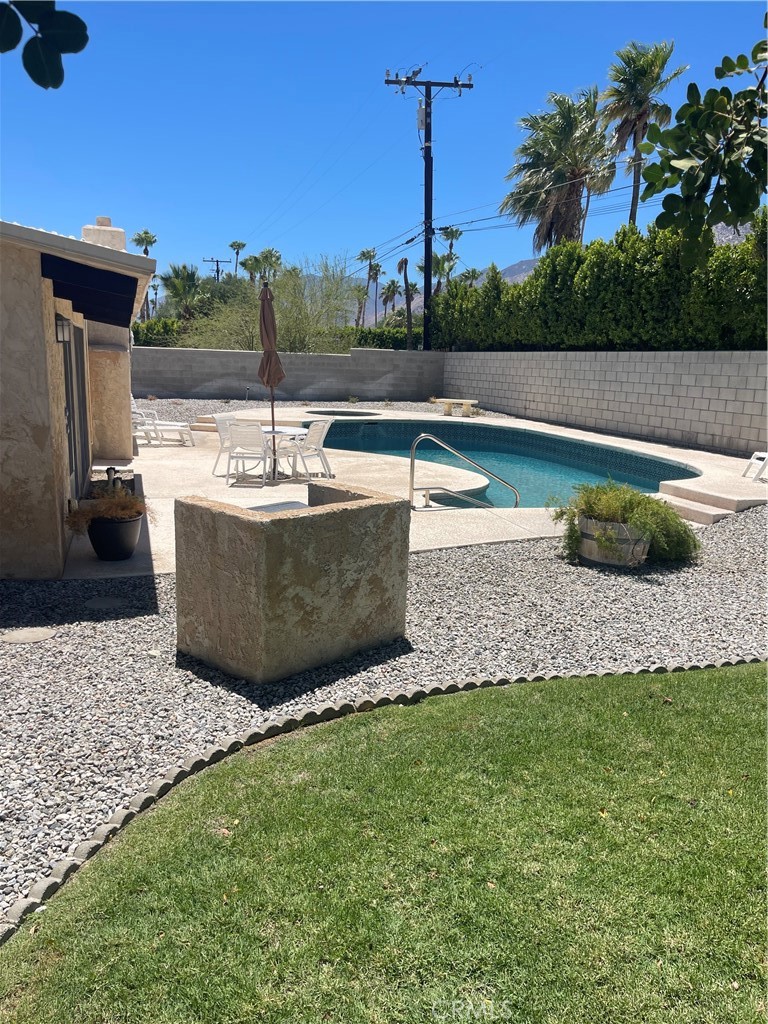 2605 N Kitty Hawk Drive