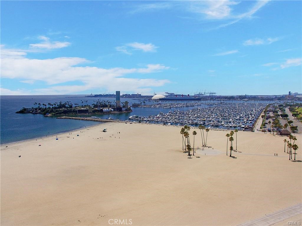 3265 Santa Fe Avenue 60