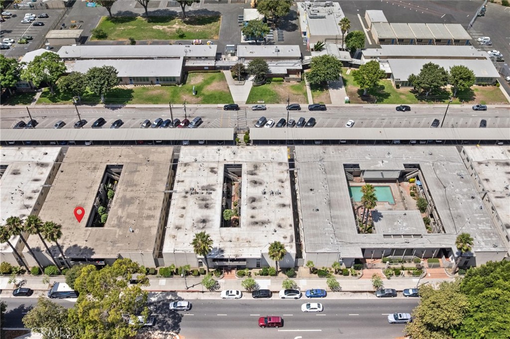 3265 Santa Fe Avenue 60