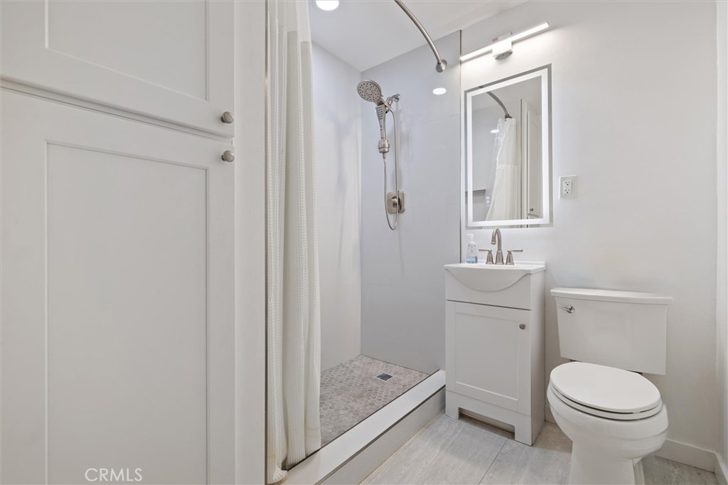 3265 Santa Fe Avenue 60