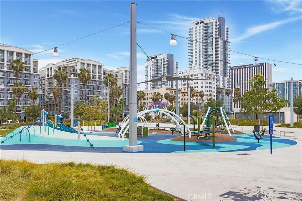 3265 Santa Fe Avenue 60