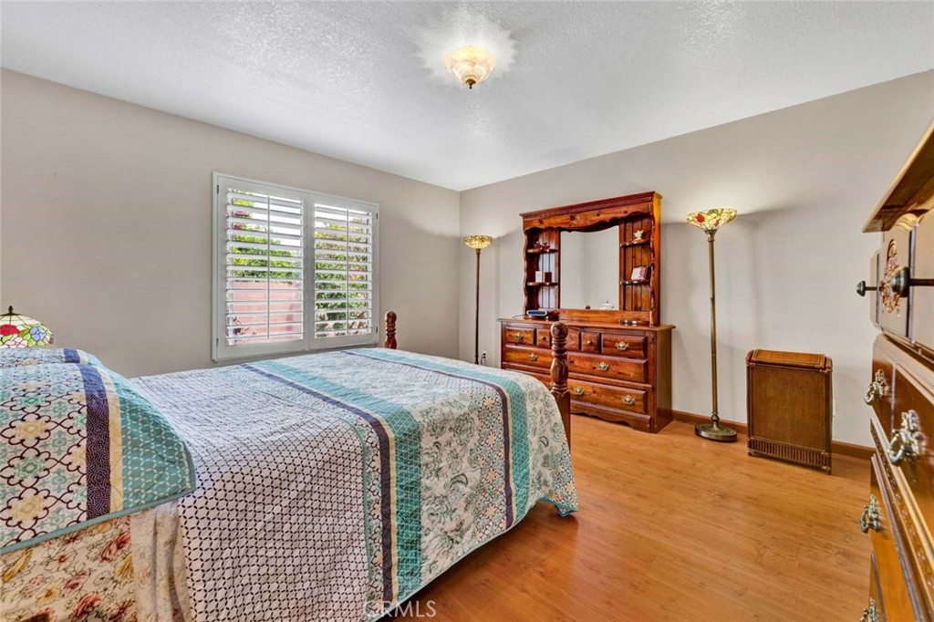 7911 Rockwell Avenue