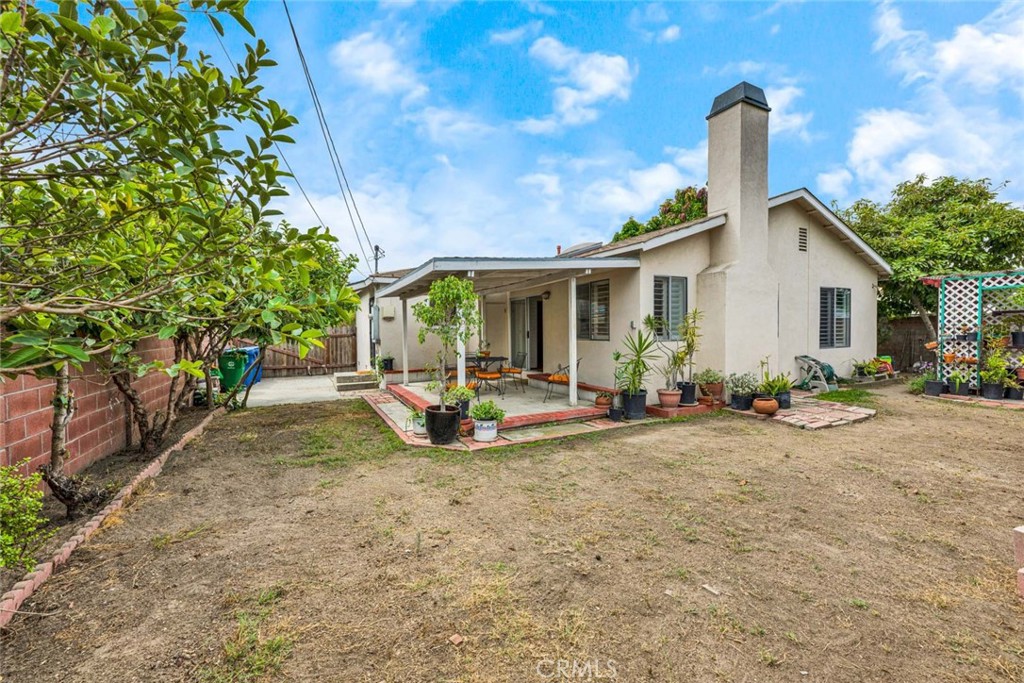 7911 Rockwell Avenue