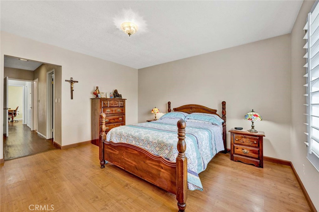 7911 Rockwell Avenue