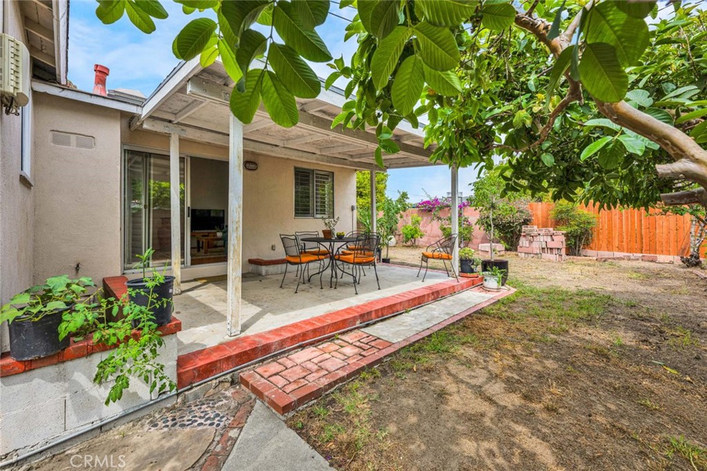 7911 Rockwell Avenue