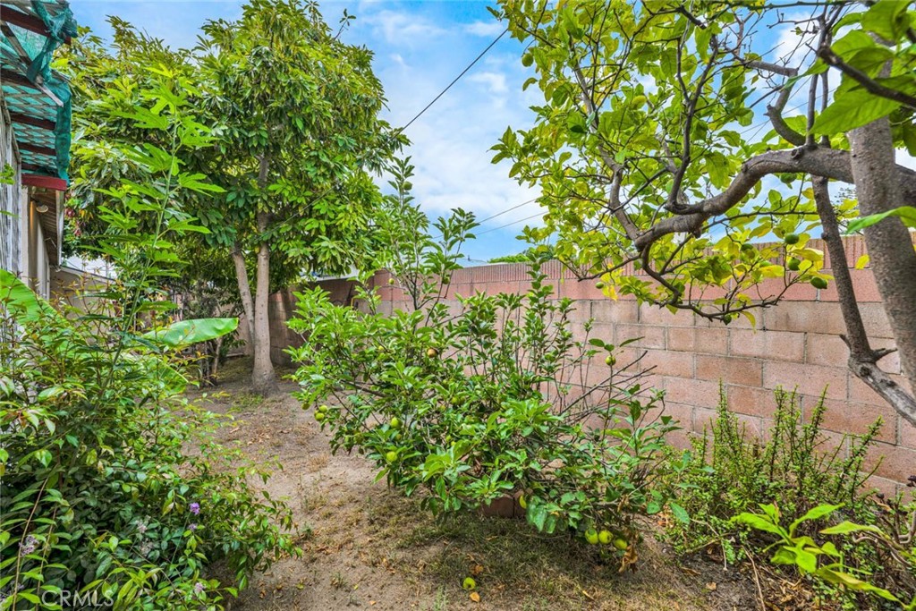 7911 Rockwell Avenue