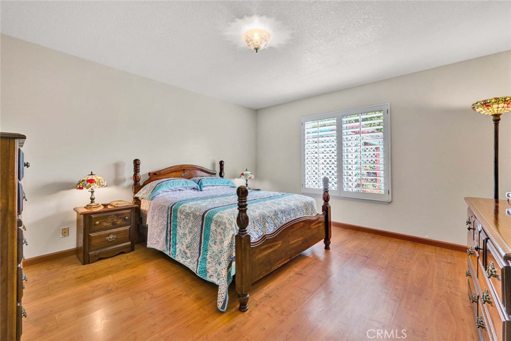 7911 Rockwell Avenue