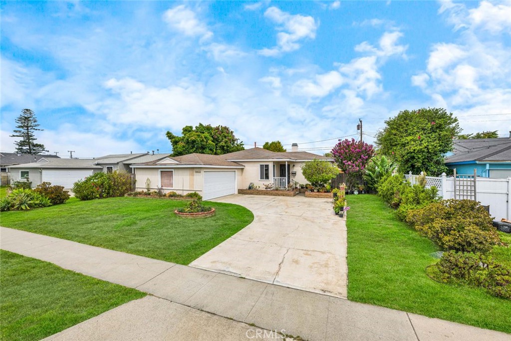 7911 Rockwell Avenue