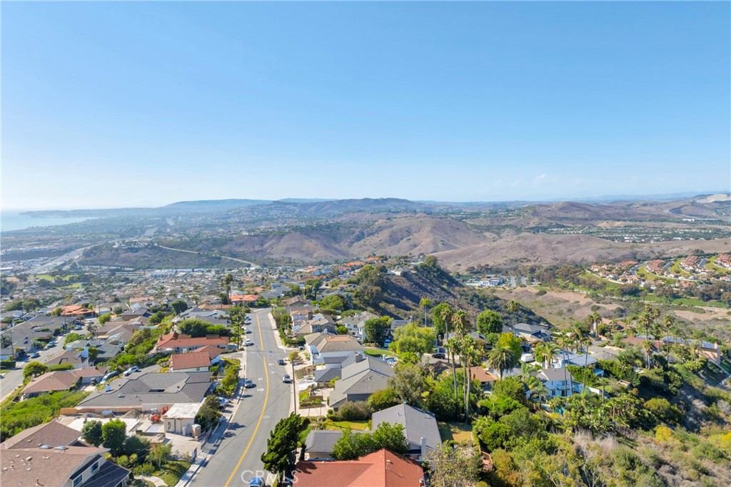 405 Avenida Salvador