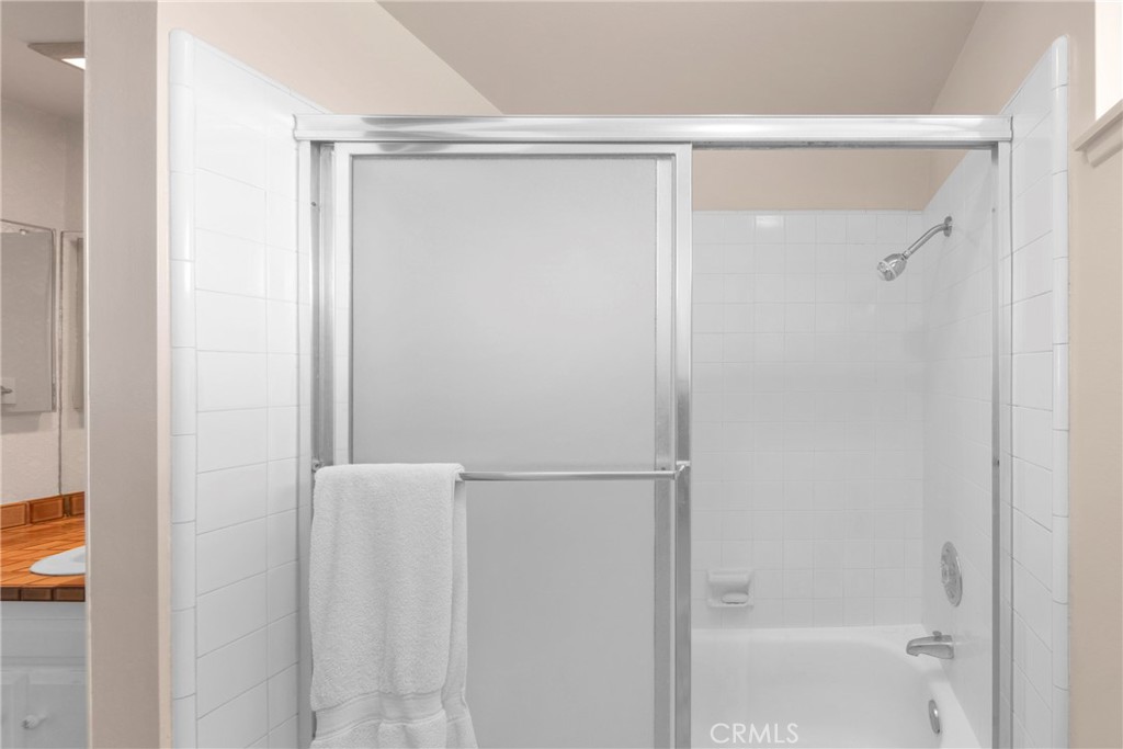 405 Avenida Salvador