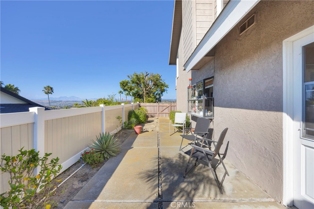 405 Avenida Salvador