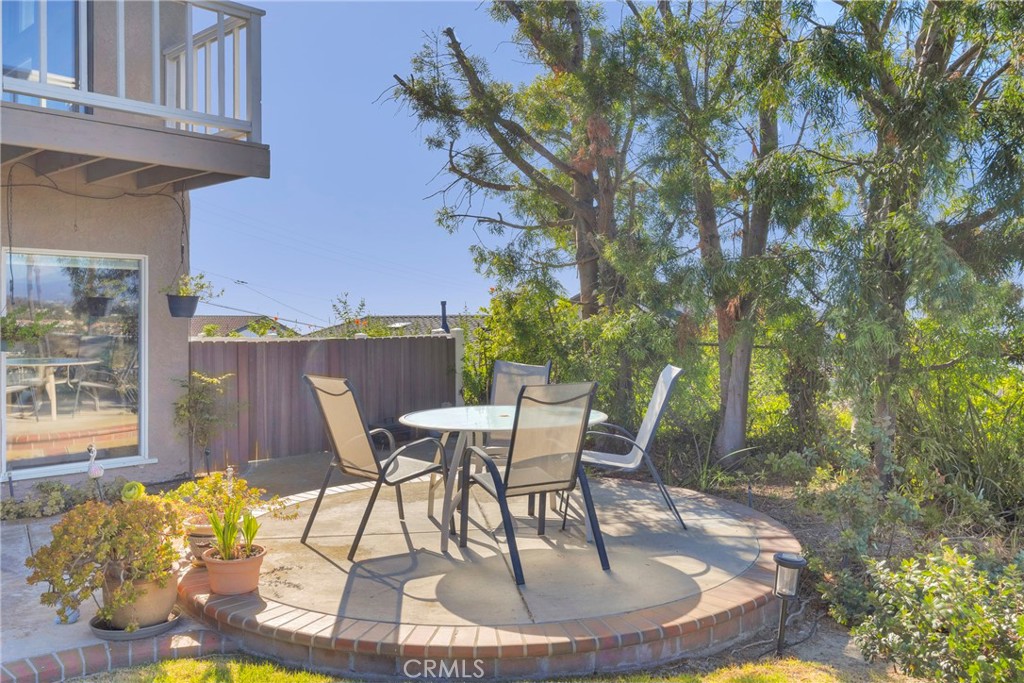 405 Avenida Salvador