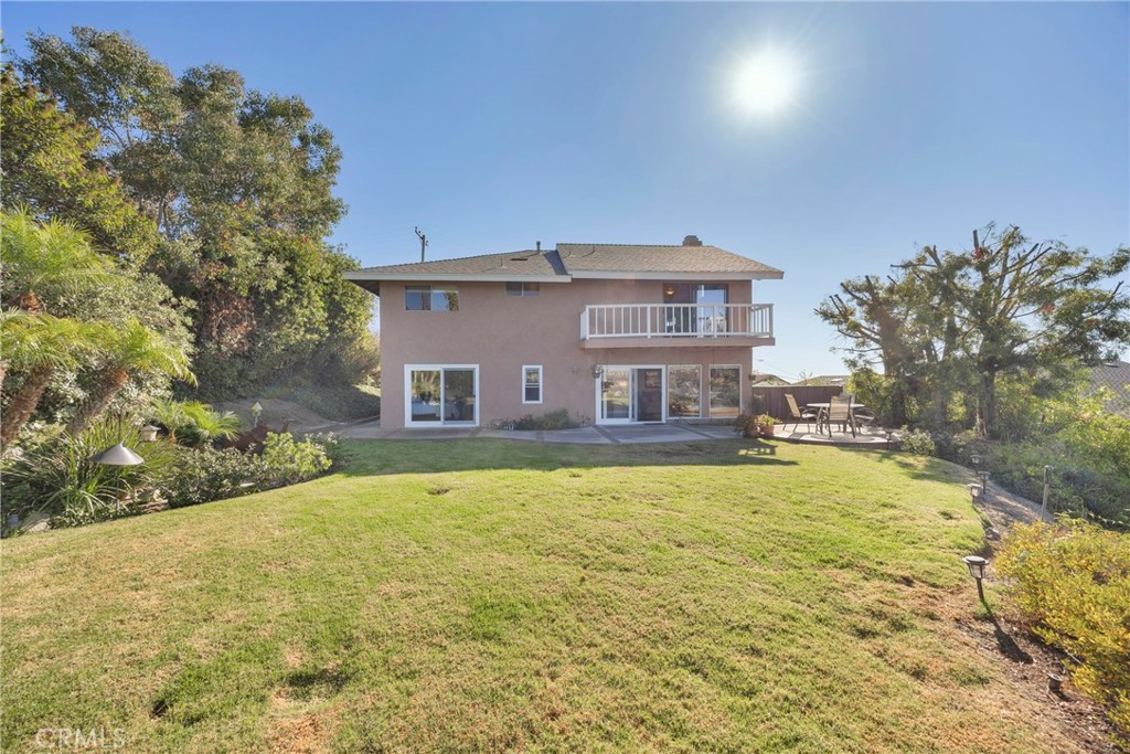 405 Avenida Salvador