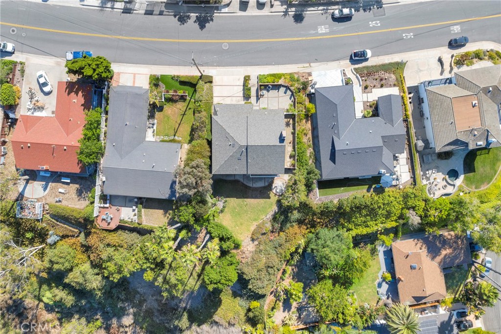 405 Avenida Salvador