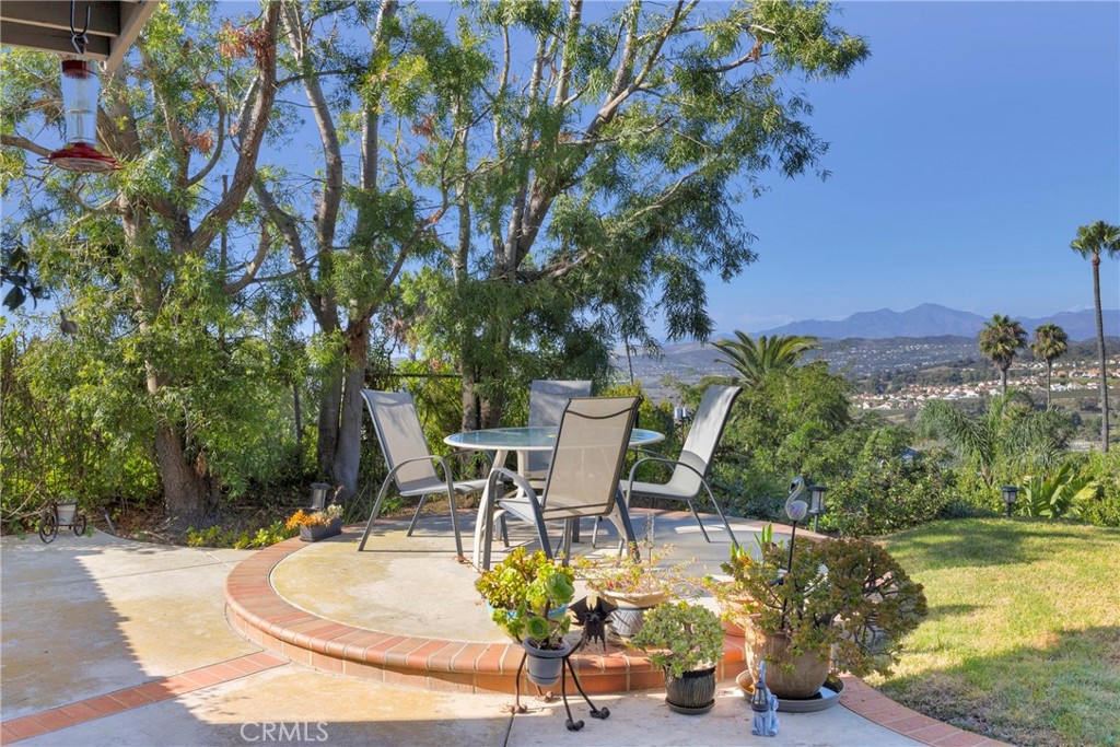 405 Avenida Salvador