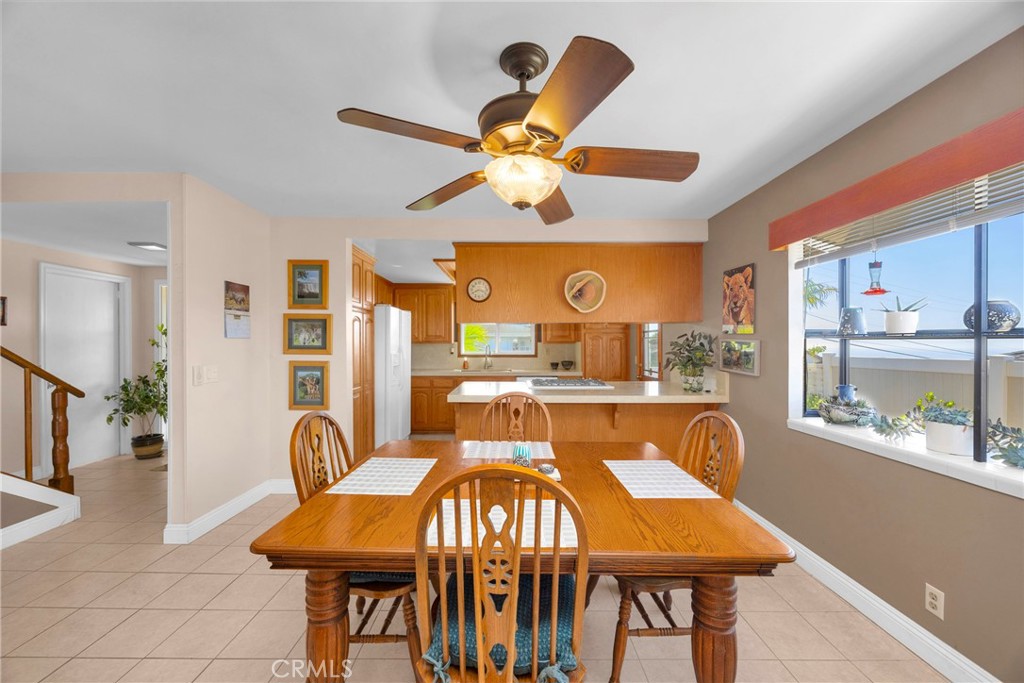 405 Avenida Salvador