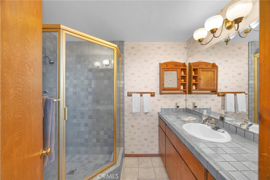 405 Avenida Salvador