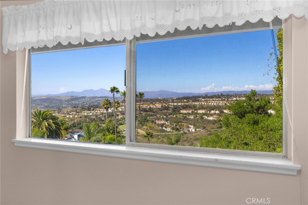 405 Avenida Salvador