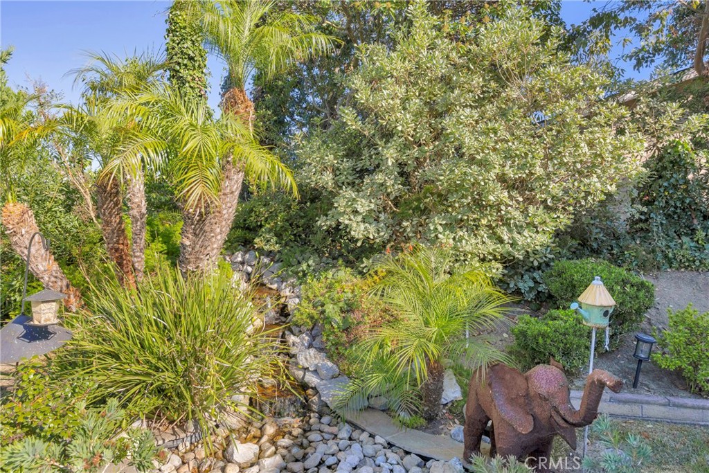 405 Avenida Salvador