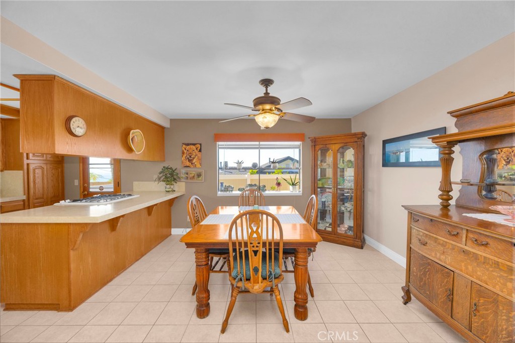 405 Avenida Salvador