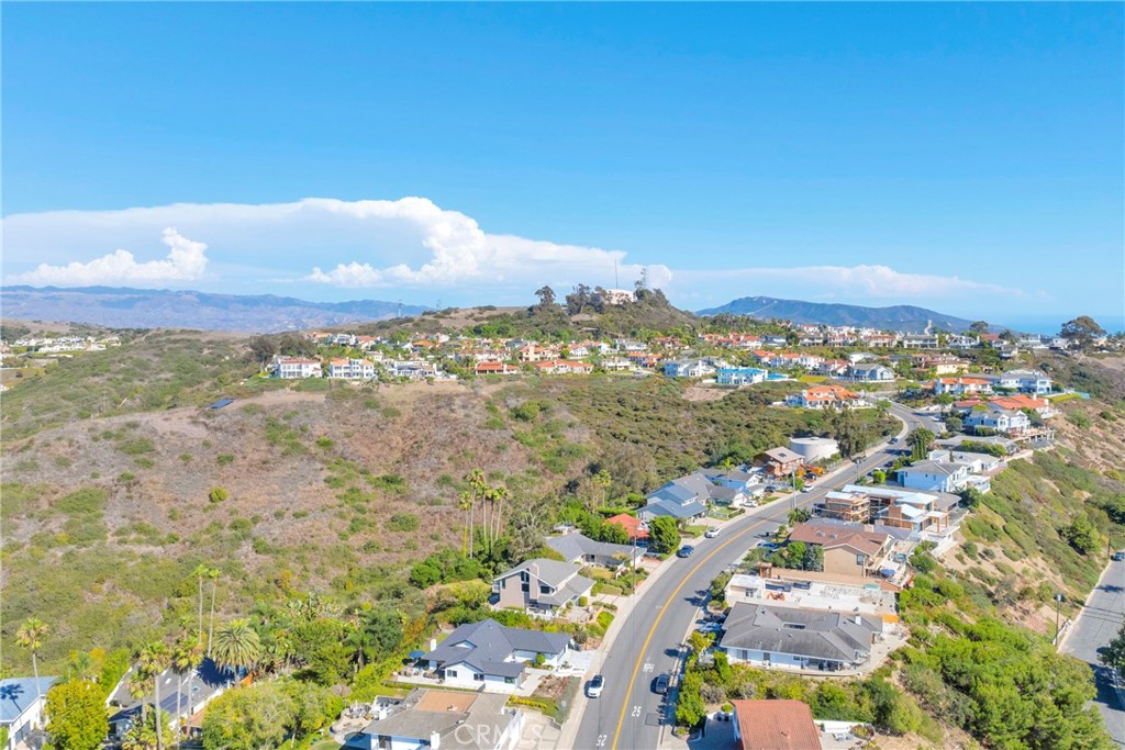 405 Avenida Salvador