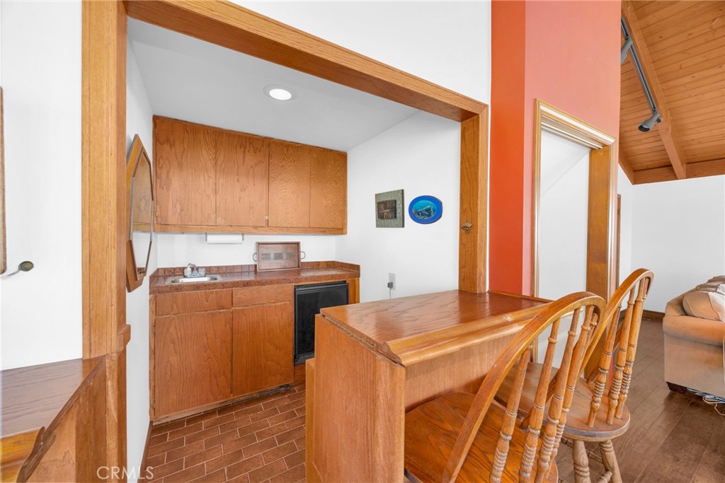 405 Avenida Salvador