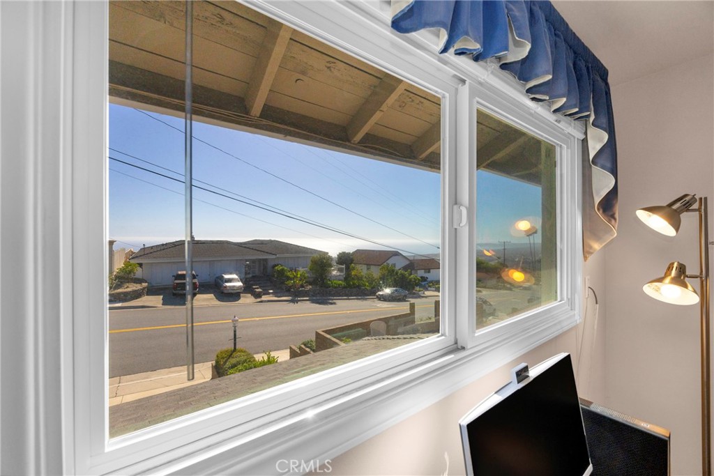 405 Avenida Salvador