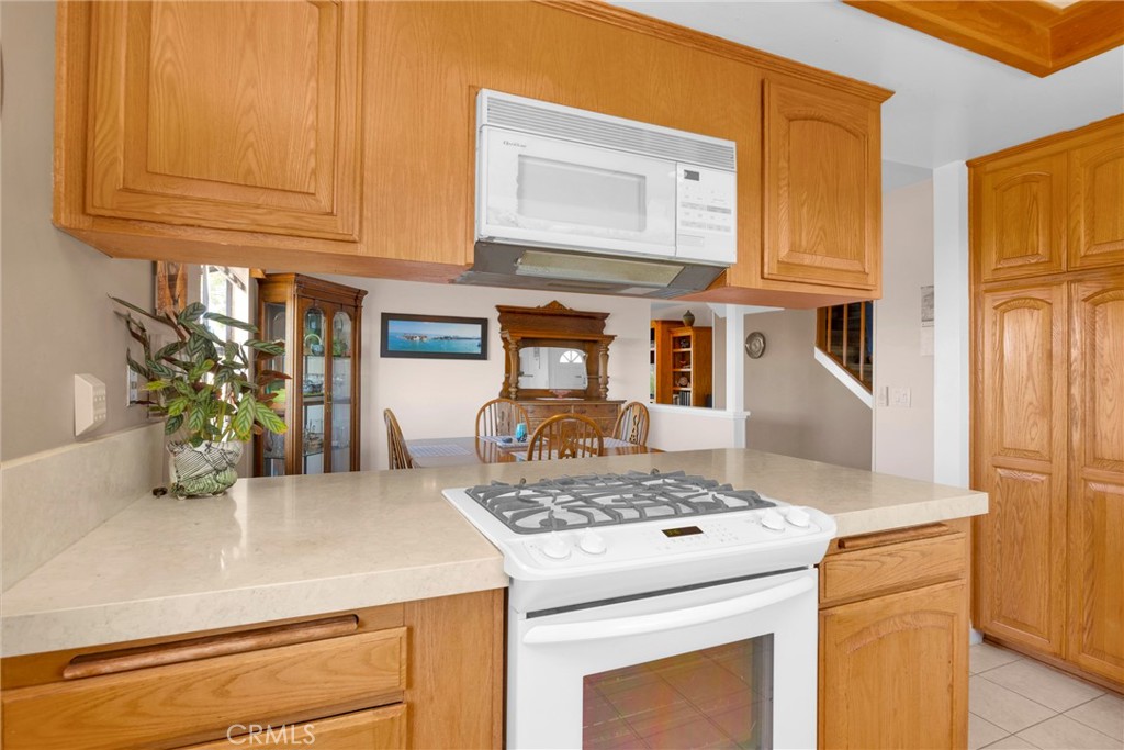 405 Avenida Salvador