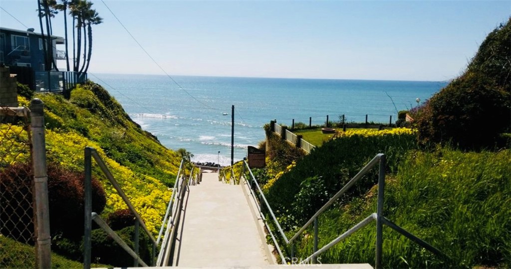 137 W Avenida Florencia