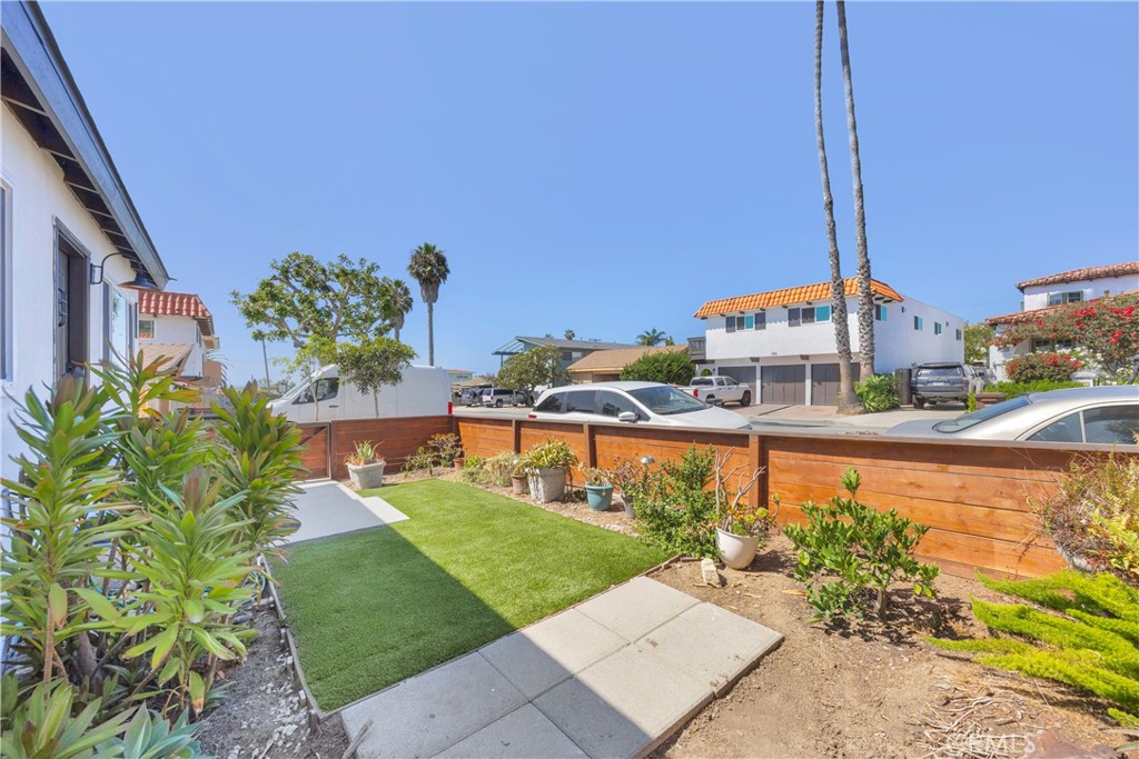 213 Unit A Avenida Rosa