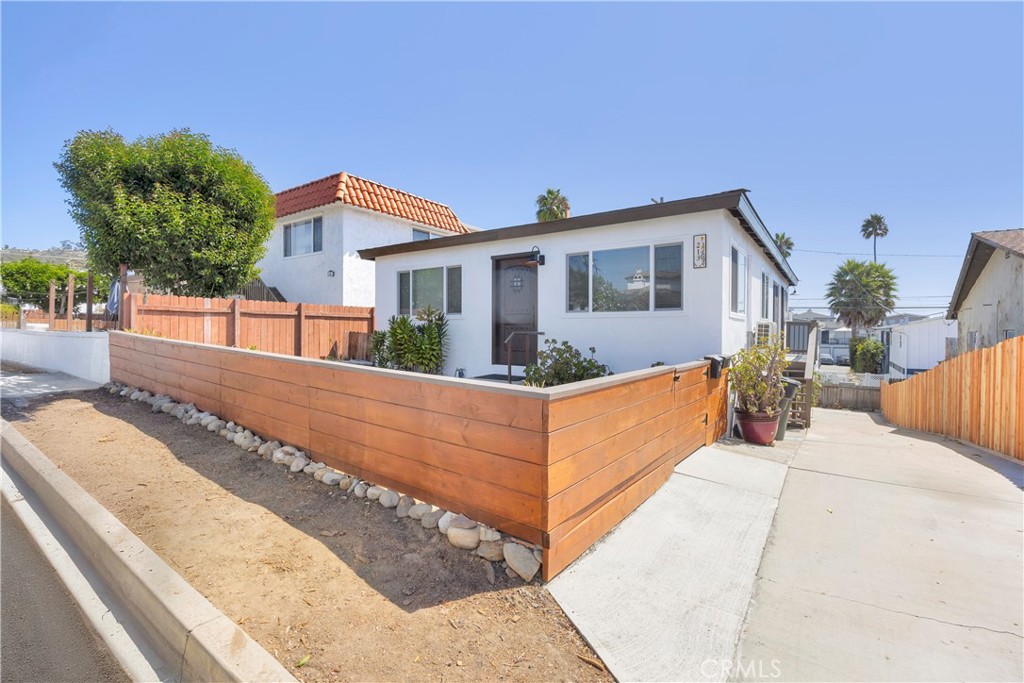 213 Unit A Avenida Rosa