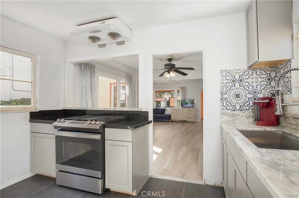 251 Avenida Del Mar A