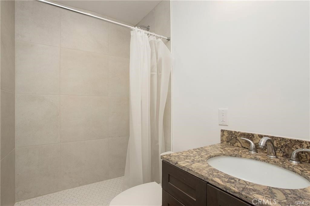 251 Avenida Del Mar B