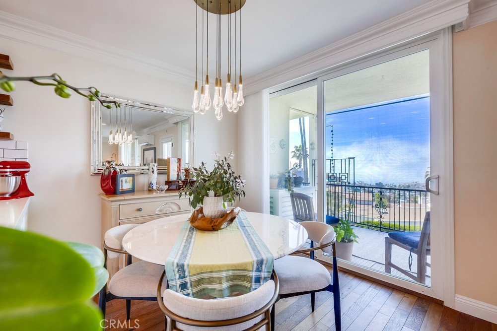 201 S La Esperanza R10