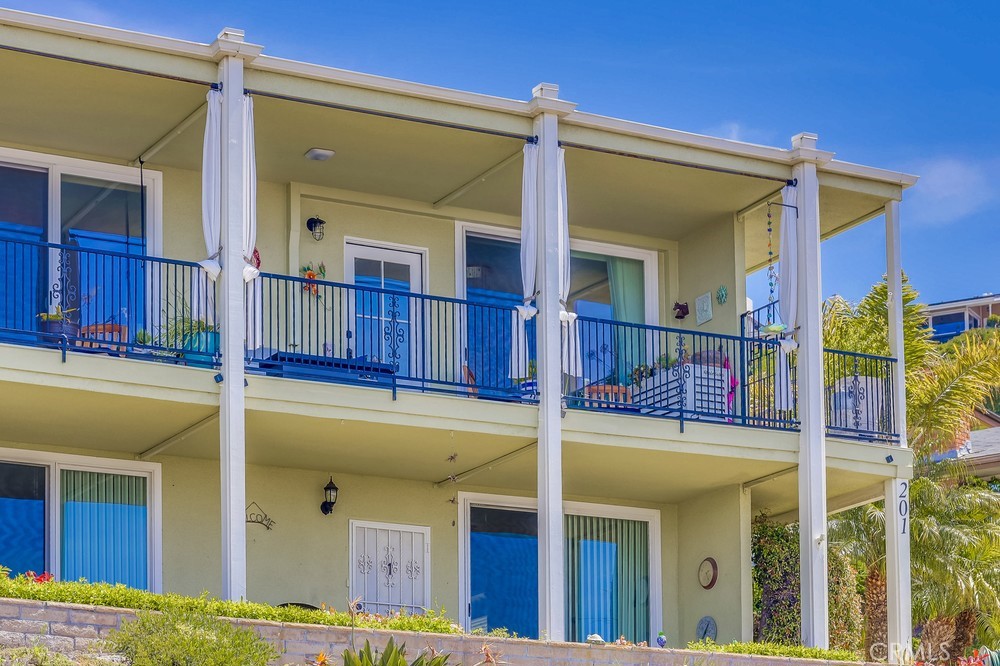 201 S La Esperanza R10