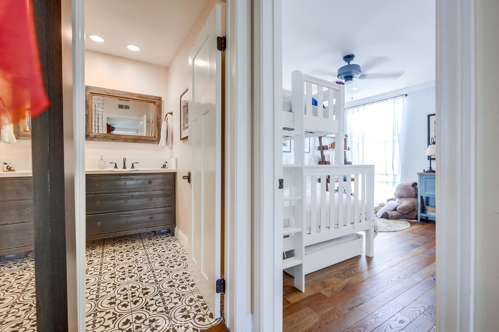 201 S La Esperanza R10