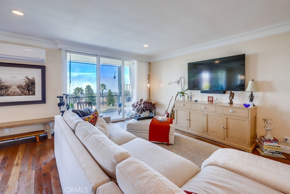 201 S La Esperanza R10