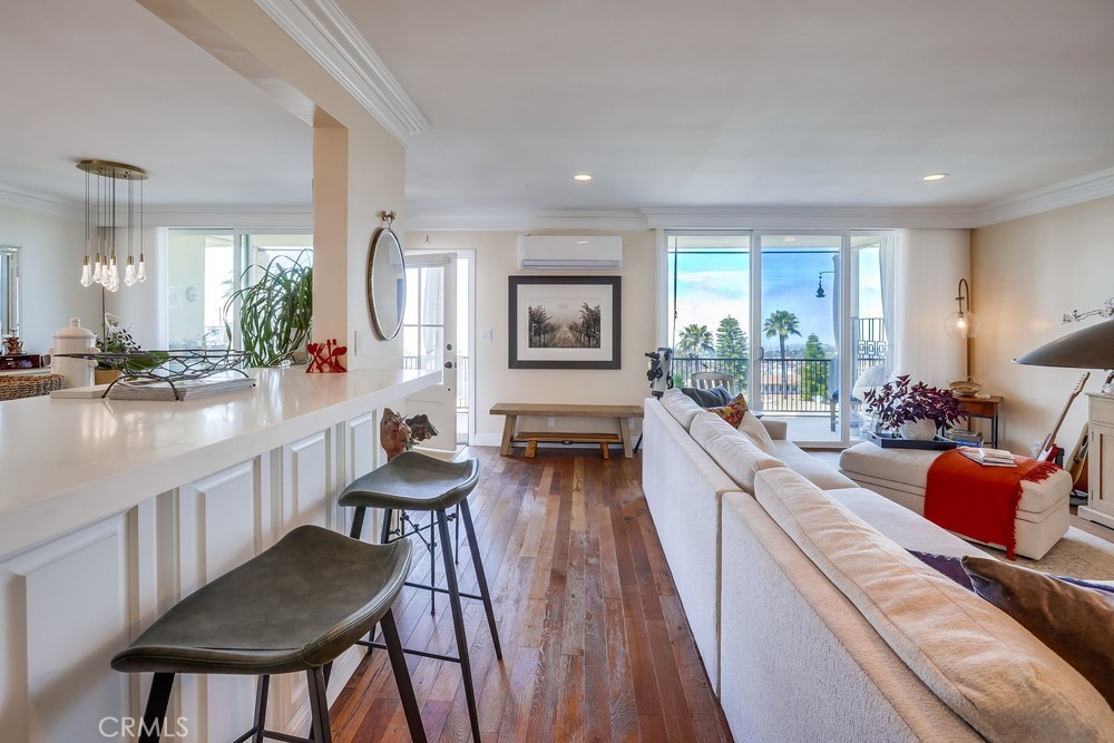 201 S La Esperanza R10