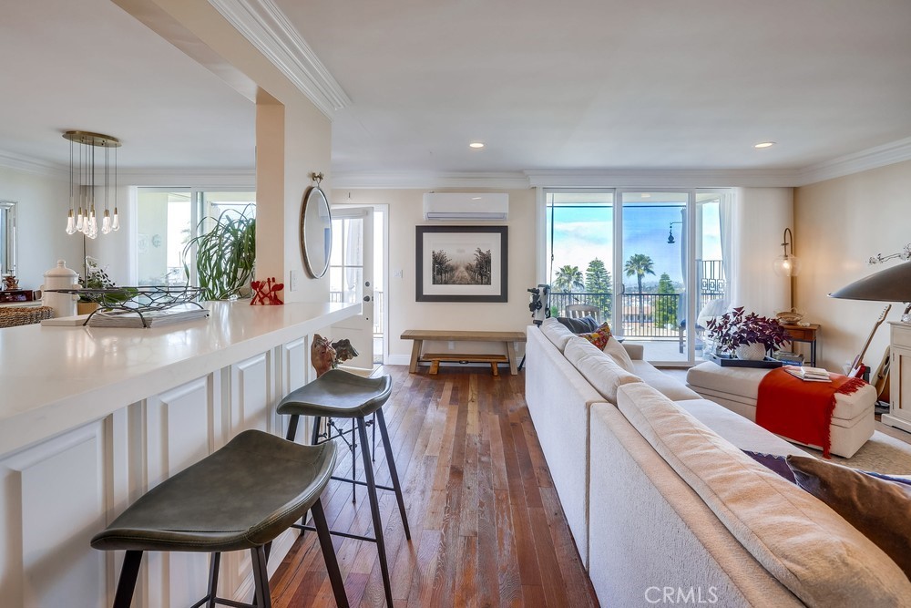 201 S La Esperanza R10