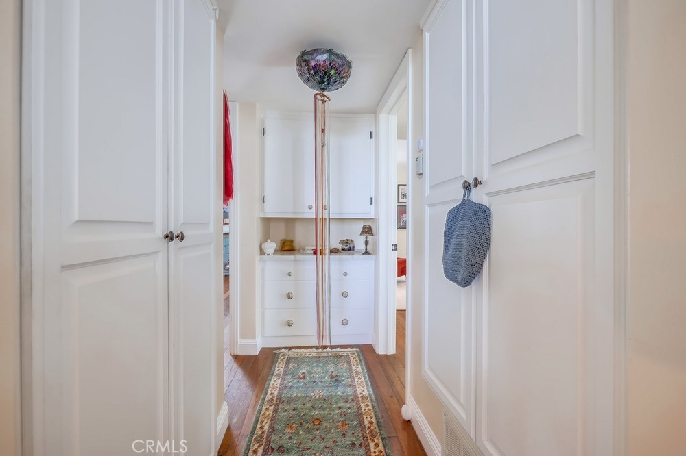 201 S La Esperanza R10