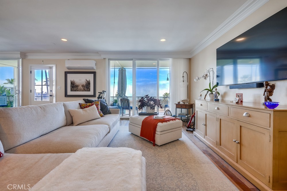 201 S La Esperanza R10