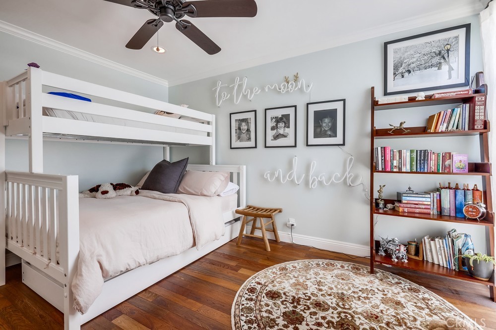 201 S La Esperanza R10