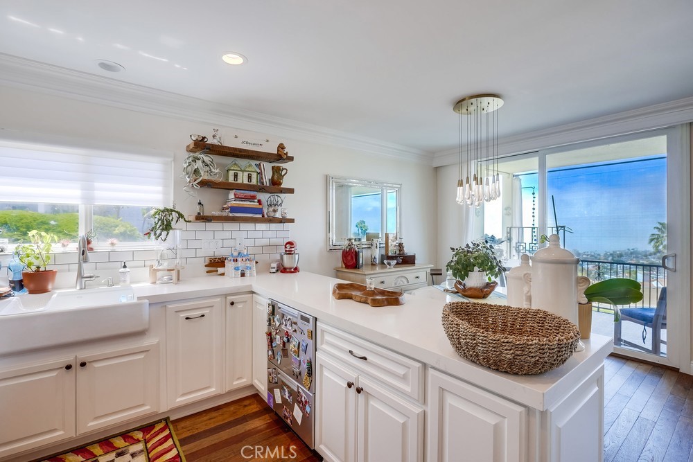 201 S La Esperanza R10