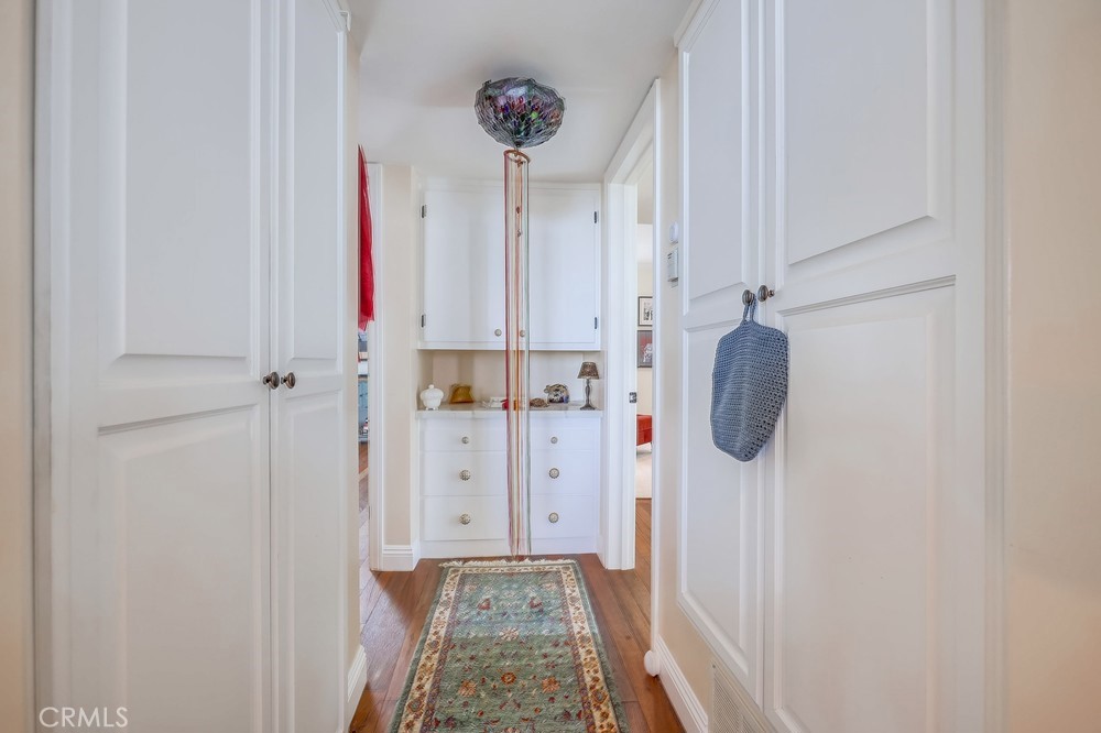 201 S La Esperanza R10