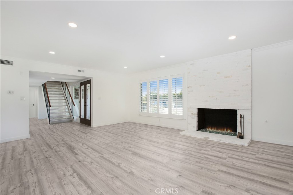 13772 Sanderstead Road