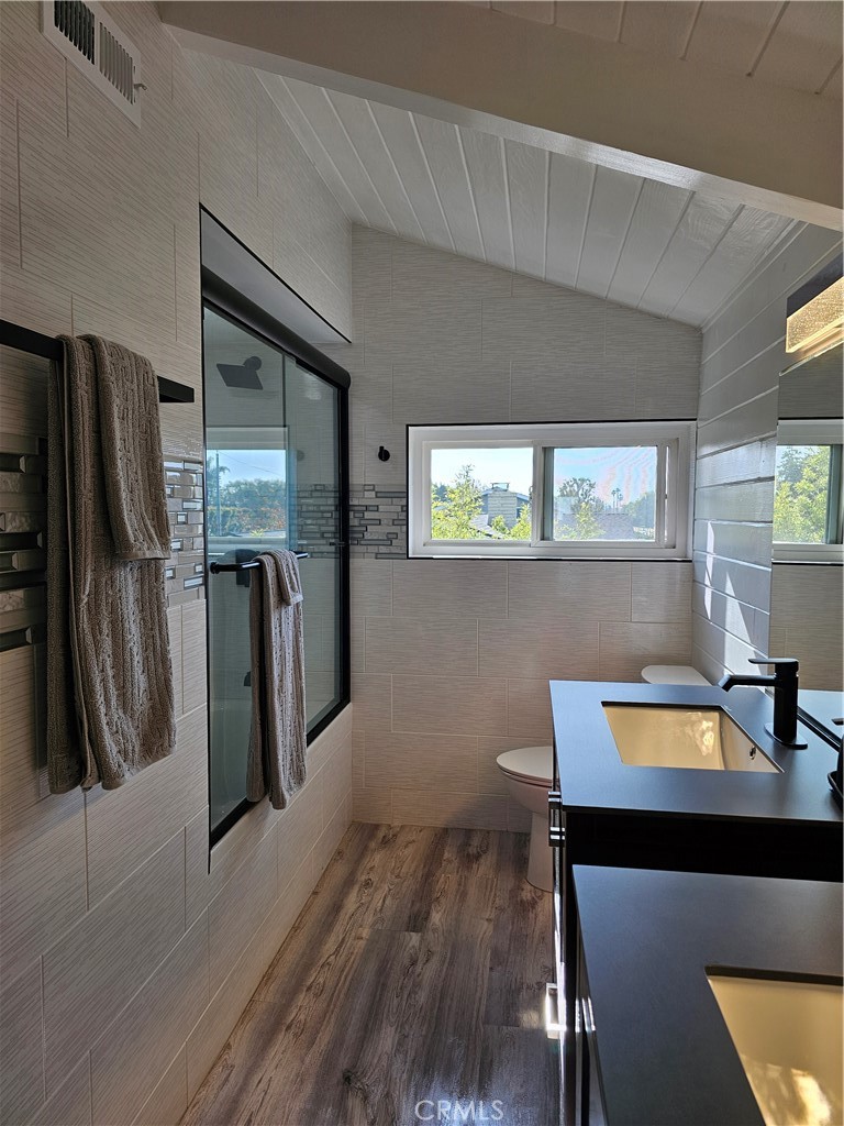 13772 Sanderstead Road