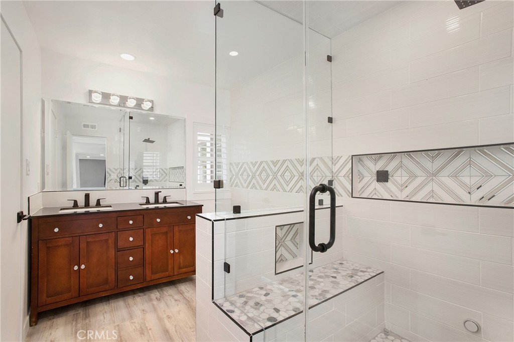 13772 Sanderstead Road