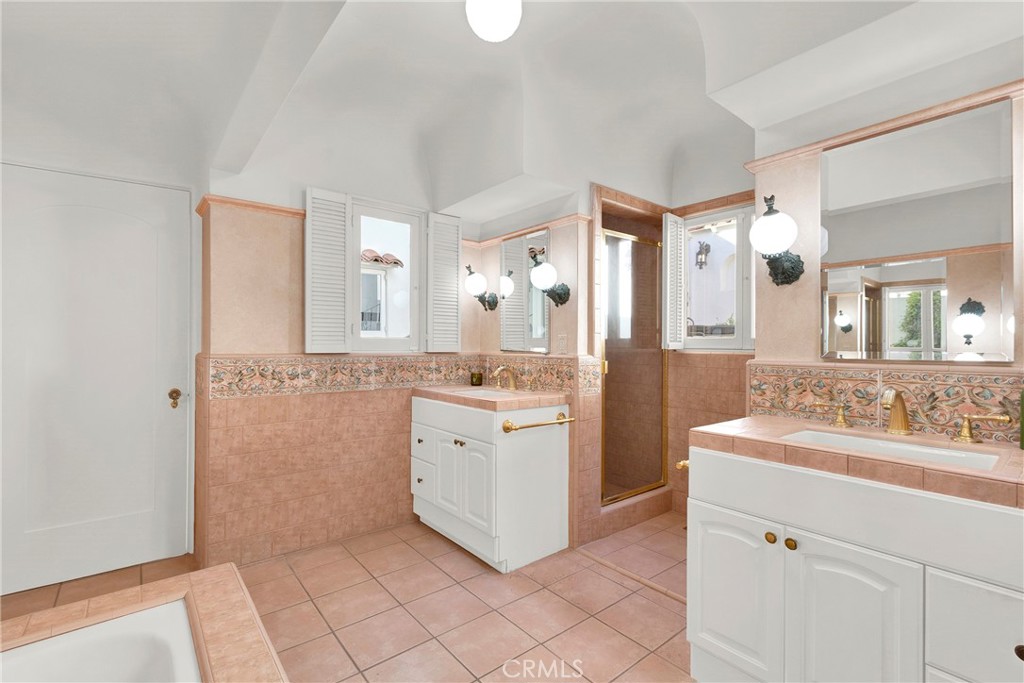 2111 Rockledge