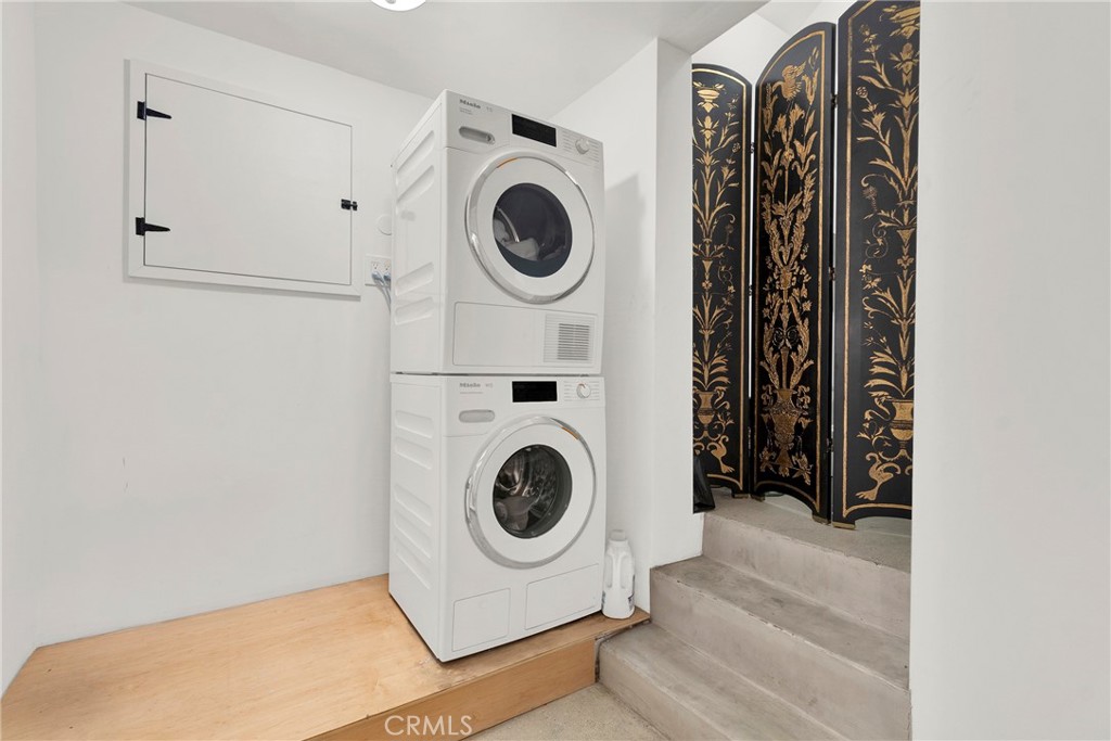 2111 Rockledge